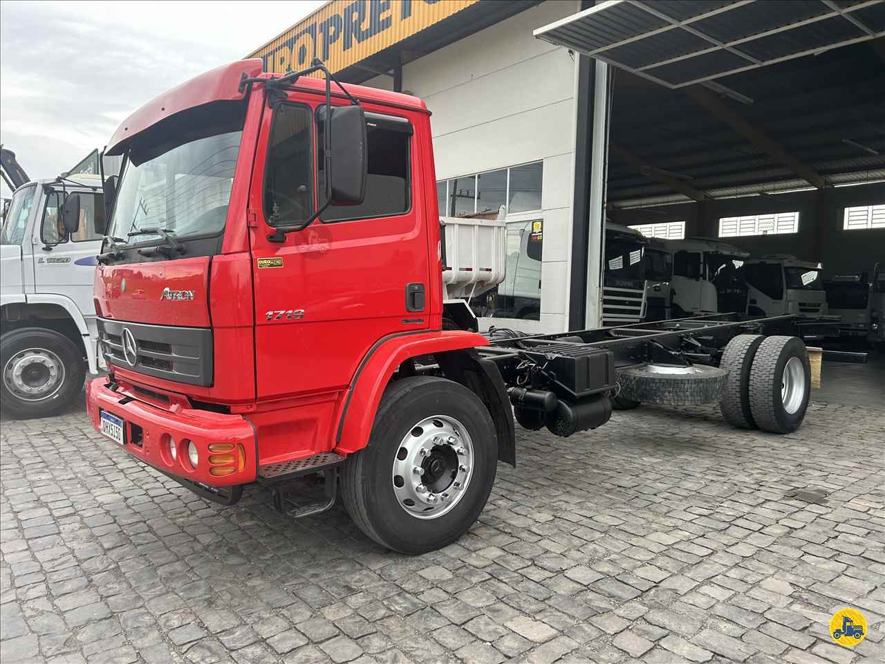 CAMINHAO MERCEDES-BENZ MB 1719 Chassis Toco 4x2 Ouro Preto Caminhões LAGES SANTA CATARINA SC
